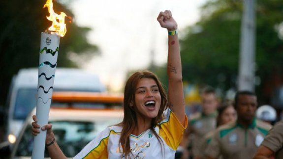 En llamas. Calu Rivero encendió la antorcha y las redes.
