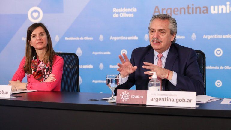 Fernanda Raverta, titular de la Anses, y Alberto Fernández, presidente de la Nación