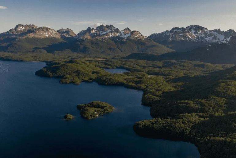 La isla privada desde arriba. La isla privada desde arriba.