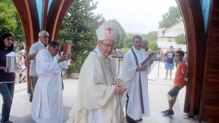 El Obispo Virginio Bressanelli durante la ceremonia.