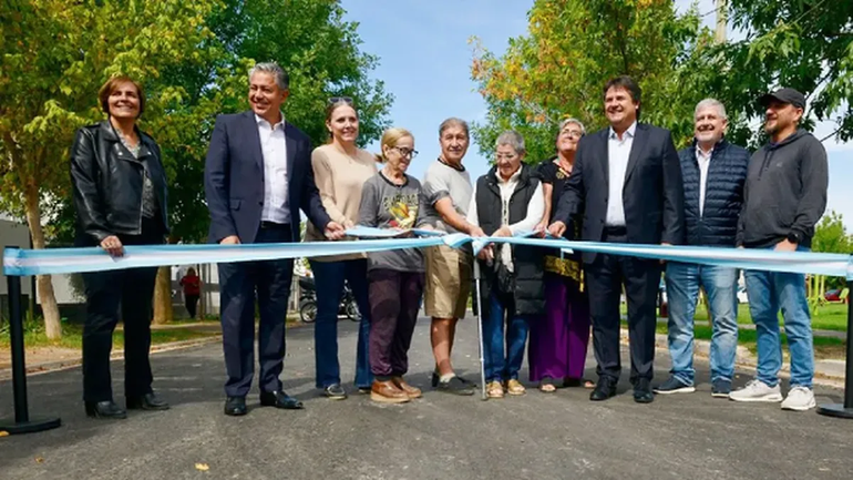Mariano Gaido y Rolando Figueroa inauguraron obras de asfalto