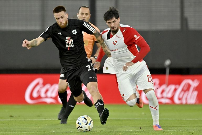 Lo gritó todo River: agónica victoria de Independiente sobre Riestra en la pelea por las Copas