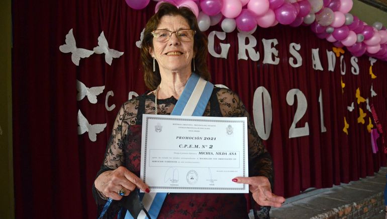 Nilda, la niña que esperó 70 años para estudiar en la secundaria