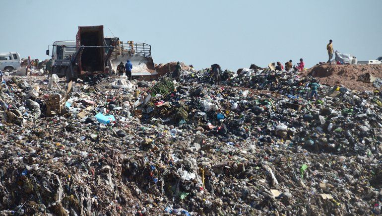 Comer del basural, el drama del hambre de muchas familias