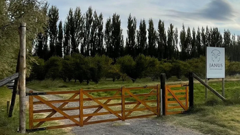 Entrada a la chacra de Janus.jpg