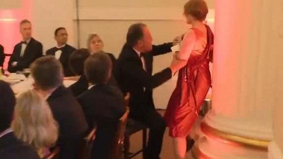 Un ministro muy violento