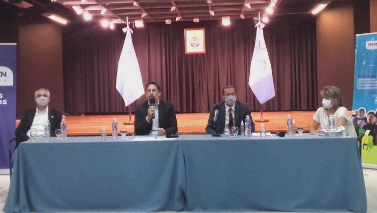 En Neuquén, Trotta confirmó el regreso de las clases presenciales