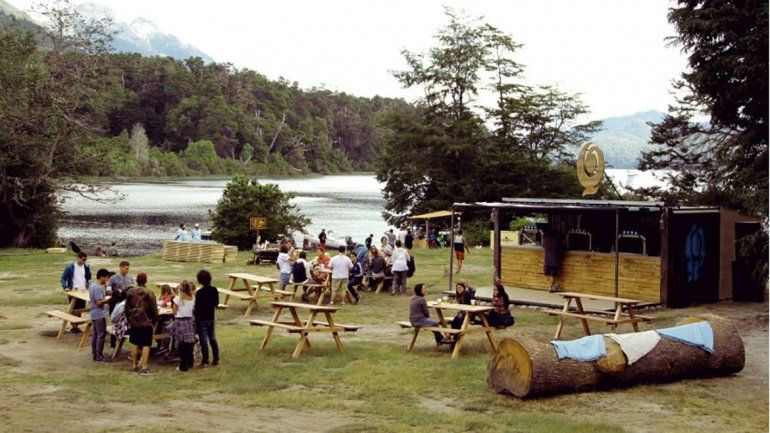 Investigan la presencia de médicos del hospital en un evento de Quilmes