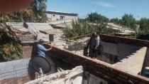 vecinos solidarios levantan una casa destruida por el fuego vecinos solidarios levantan una casa destruida por el fuego