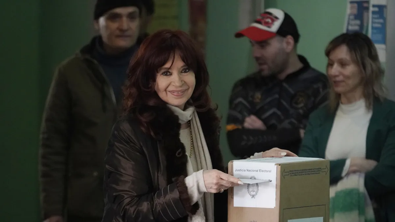 La Cámara Nacional Electoral definirá si Cristina Kirchner puede votar en octubre