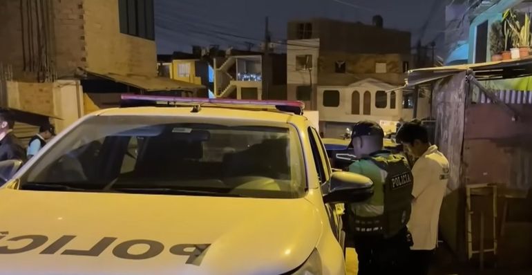 La Policía de Perú arrestó al papá y a la abuela de la bebé atacada por los pitbulls. La Policía de Perú arrestó al papá y a la abuela de la bebé atacada por los pitbulls.