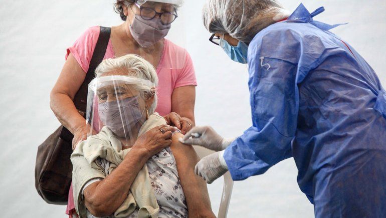 Segunda dosis: llegaron 3500 vacunas rusas más a Neuquén