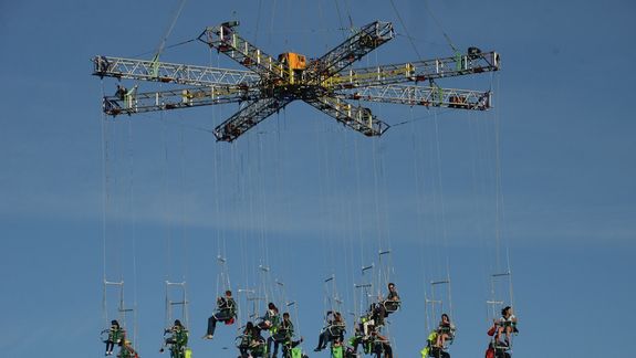 Sillas voladoras a 50 metros y vista de la ciudad desde las alturas: cómo acceder gratis a esta experiencia única