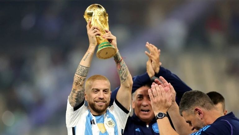 Desopilante: apareció una foto del Papu Gómez en el Wikipedia de Beckham