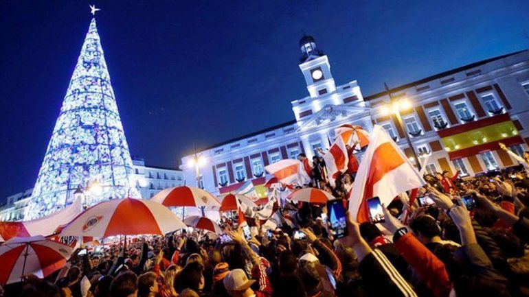 La Plaza del Sol se copó con el banderazo del Millo