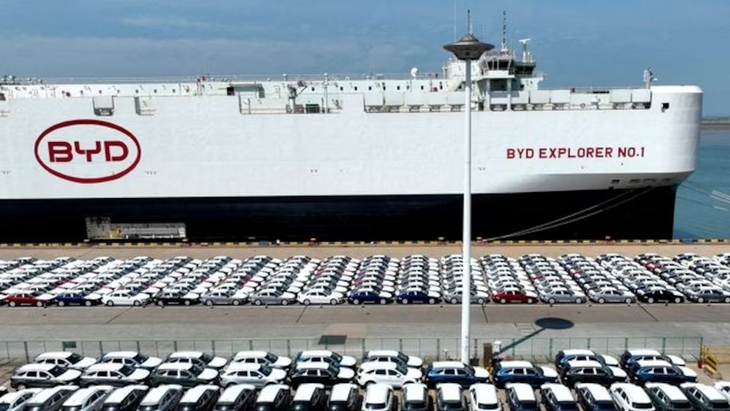 El plan oficial es importar un cupo total de 50.000 vehículos híbridos y eléctricos que ingresarán al país sin pagar aranceles. El plan oficial es importar un cupo total de 50.000 vehículos híbridos y eléctricos que ingresarán al país sin pagar aranceles.