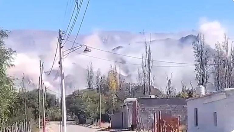 Un fuerte sismo hizo desmoronar cerros próximos al Famatina en La Rioja