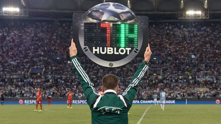 Aprueban realizar cinco cambios en los partidos de fútbol