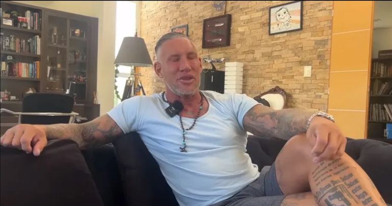 Poco después de instalarse en La Pampa, en 2006, Catoni se desempeñó como responsable de seguridad del Banco de La Pampa, puesto del que salió con polémica. Poco después de instalarse en La Pampa, en 2006, Catoni se desempeñó como responsable de seguridad del Banco de La Pampa, puesto del que salió con polémica.