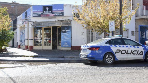 Al comerciante de barrio Nuevo le robaron millones de su casa