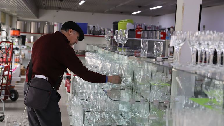 Recuerdos de un comercio de más de 6 décadas en Neuquén. Recuerdos de un comercio de más de 6 décadas en Neuquén.