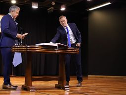 El gobernador Rolando Figueroa presentó su nuevo gabinete El gobernador Rolando Figueroa presentó su nuevo gabinete