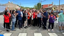 Rolando Figueroa estuvo en Plottier en el barrio Los Álamos con la vicegobernadora Gloria Ruiz.