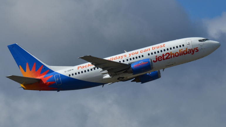 Un avión aterrizó de emergencia por un insólito motivo