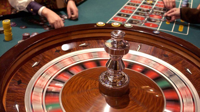 Salón exclusivo para chinos. Dragón Dorado es el nombre. Está en Puerto Madero y tiene todos los lujos.