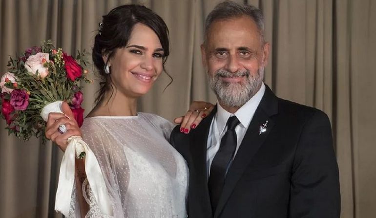 Desde que se separó de Romina Pereiro, el conductor de Argenzuela está solo.