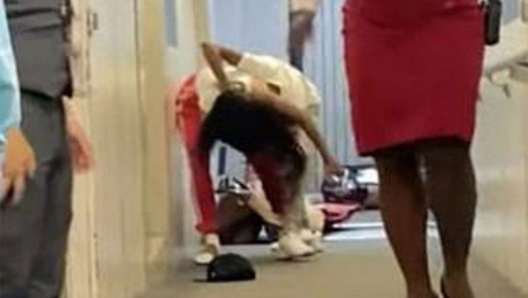 Dos mujeres se pelearon a golpes cuando iban a abordar un avión