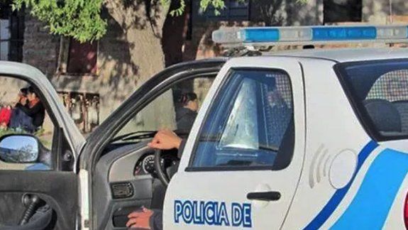 Efectivos de la Comisaría 4ta intervinieron en el violento asalto, del que fue víctima un matrimonio mayor, conocidos comerciantes de Cipolletti.&nbsp;