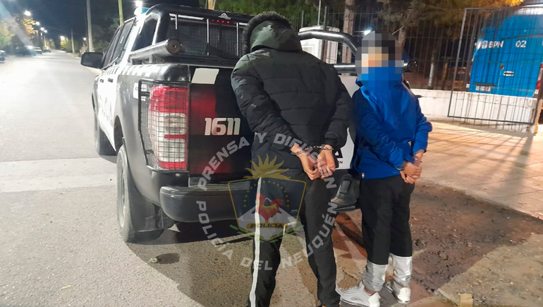 Armados y con dinero, dos menores fueron detenidos en el oeste neuquino