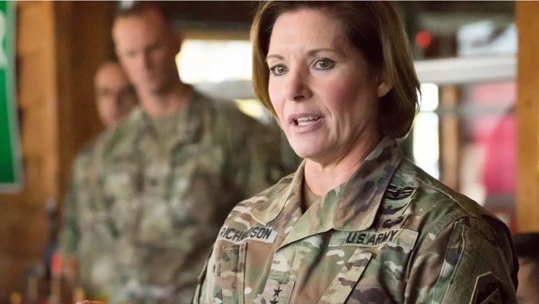 La general estadounidense Laura Richardson llegará el martes a Argentina. La general estadounidense Laura Richardson llegará el martes a Argentina.