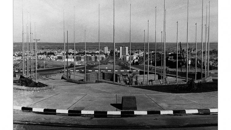 Unas 600 fotos de la revista CALF son parte de un proyecto de investigación sobre cómo creció Neuquén desde 1980 hasta 2010. Impresionan sectores marginados que hoy son de clase media.