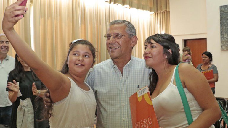 Horacio Quiroga con dos vecinas del oeste