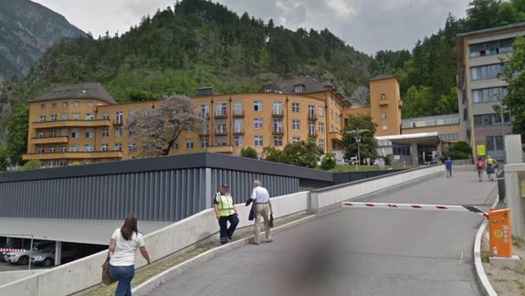 Desesperación: se le cayó el cochecito con su bebé de dos meses y rodó 50 metros
