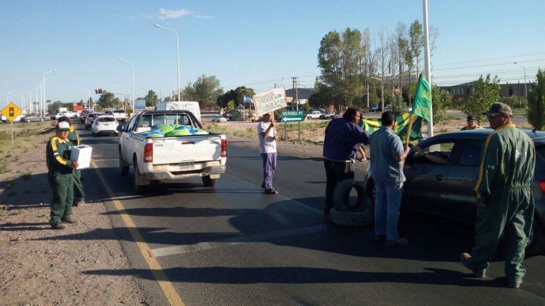 Trabajadores de MAM realizan una volanteada sobre la Ruta 7