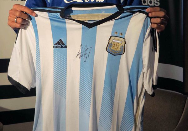 Esta es la camiseta que la selección usará en Brasil 2014