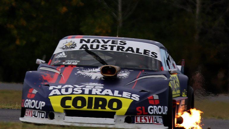 Nefa venía encendido, pisó aceite y se retrasó