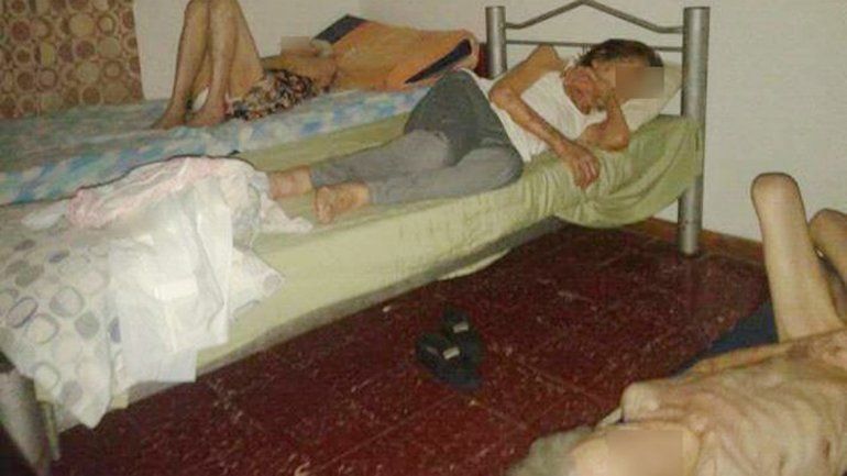 &nbsp;A algunos de los abuelos los tenían desnudos en las habitaciones.