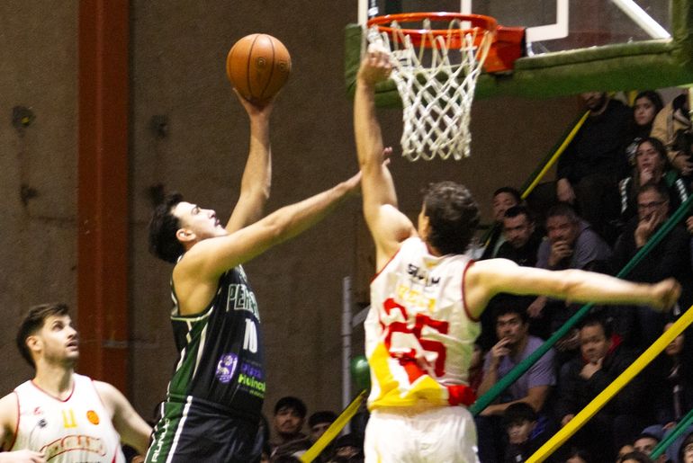 Básquet: Pérfora, el último bastión patagónico que va por el ascenso