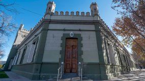 Despidos en el Estado neuquino: ahora echaron a un médico acusado de abuso y a un ñoqui del EPEN | LM Neuquen Despidos en el Estado neuquino: ahora echaron a un médico acusado de abuso y a un ñoqui del EPEN