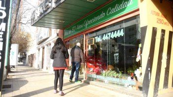 La florería Pehuén, de Carlos H. Rodríguez al 400, fue robada seis veces entre 2015 y lo que va de este año. La florería Pehuén, de Carlos H. Rodríguez al 400, fue robada seis veces entre 2015 y lo que va de este año.