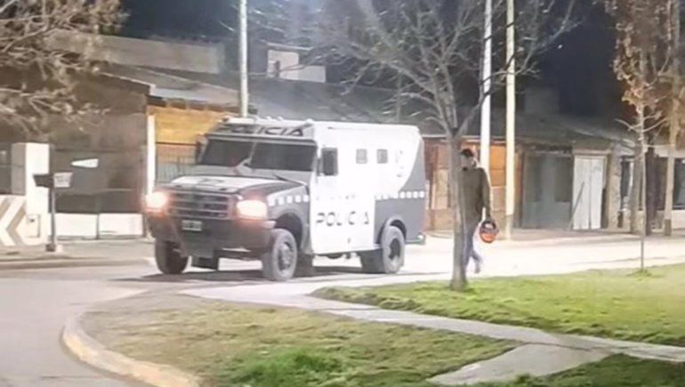 El despliegue de móviles en el barrio Valentina Sur llamó la atención