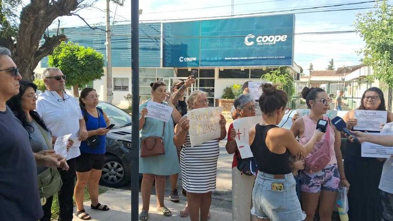 Furia en Plottier por los cortes de luz en plena ola de calor: qué dijeron las autoridades de la Coope