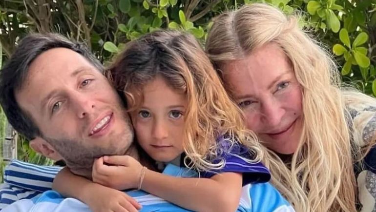 Mila junto a sus  papá Tomás Yankelevich y su abuela Cris Morena.