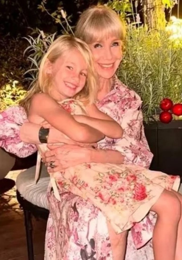 Evangelina Ortega hoy, junto a Matilda. El parecido de la niña con Luciana es notorio. Evangelina Ortega hoy, junto a Matilda. El parecido de la niña con Luciana es notorio.