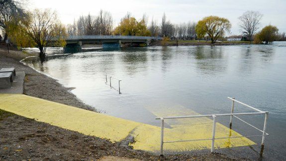 Galería: la crecida del Limay desde todos los ángulos