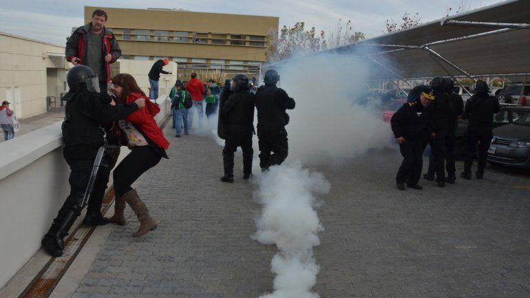 ATE convocó a una marcha y ratificó el paro por tiempo indeterminado